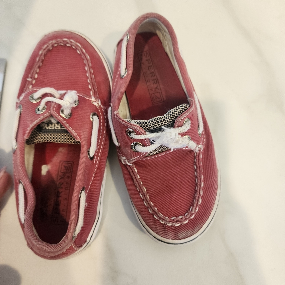 SPERRY TOP SIDER, boy's size 10m, super cut-red stretch (faux lace) boat shoes. - Picture 12 of 13